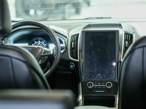 Used 2023 Ford Edge SEL w/ Convenience Package image 13