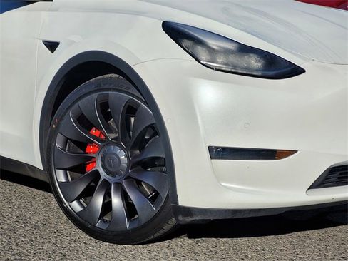 Used 2020 Tesla Model Y Performance image 4