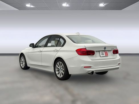 Used 2017 BMW 320i Sedan image 3