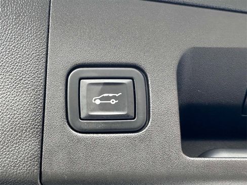 Used 2019 Cadillac XT5 Luxury image 18