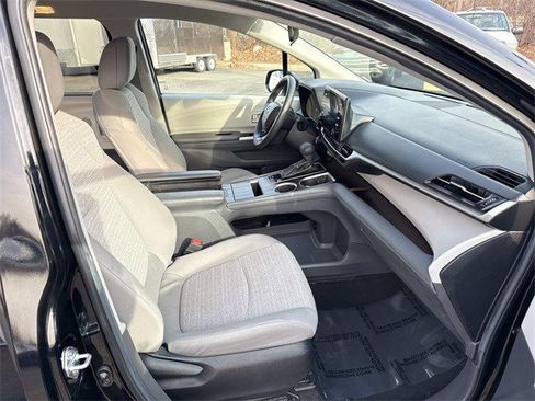 Used 2024 Toyota Sienna LE image 9