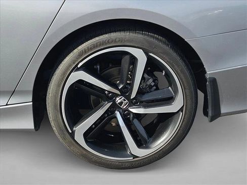 Used 2019 Honda Accord Sport image 5