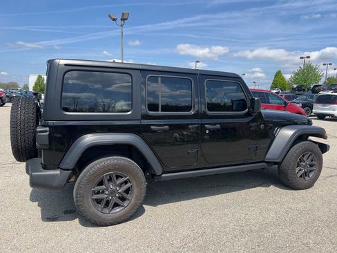 Used 2024 Jeep Wrangler Unlimited Sport AWD/4WD image 2