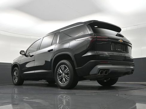 Used 2025 Chevrolet Traverse LT w/ Driver Confidence Package FWD image 27