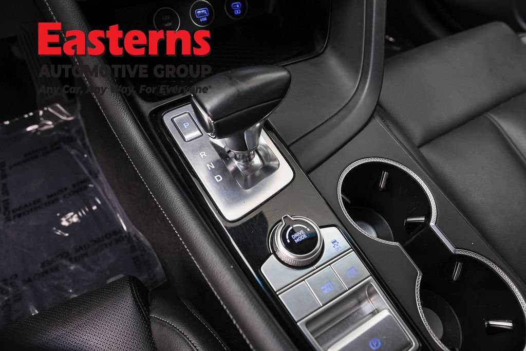 Used 2025 Genesis G70 2.5T RWD image 14