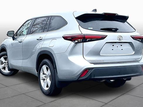 Certified 2024 Toyota Highlander LE AWD/4WD image 12