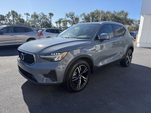Certified 2023 Volvo XC40 B4 Core w/ Climate Package image 6