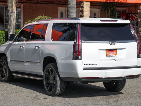 Used 2020 Cadillac Escalade ESV Luxury image 6