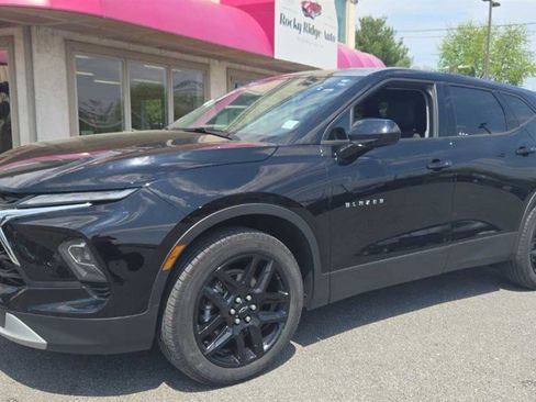 Used 2023 Chevrolet Blazer LT AWD/4WD image 1