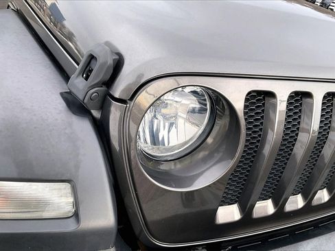 Used 2019 Jeep Wrangler Unlimited Sport S image 32