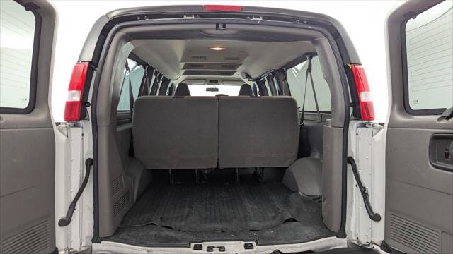 Used 2023 Chevrolet Express 3500 LS RWD image 16