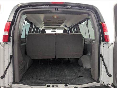 Used 2023 Chevrolet Express 3500 LS RWD image 16