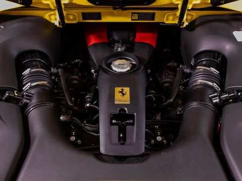 Certified 2022 Ferrari F8 Tributo image 58