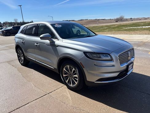 Used 2022 Lincoln Nautilus AWD w/ Premium Package image 3