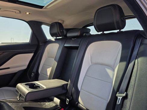 Used 2017 Jaguar F-PACE R-Sport image 23