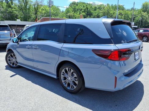 Used 2026 Honda Odyssey Touring image 6