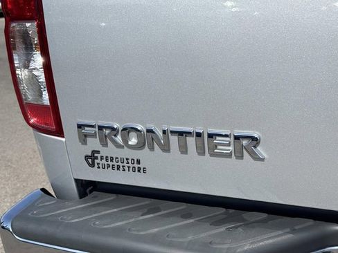Used 2019 Nissan Frontier SV image 6