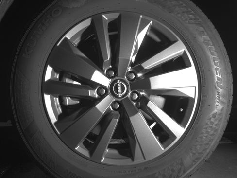 Used 2025 Nissan Pathfinder SV AWD/4WD image 12