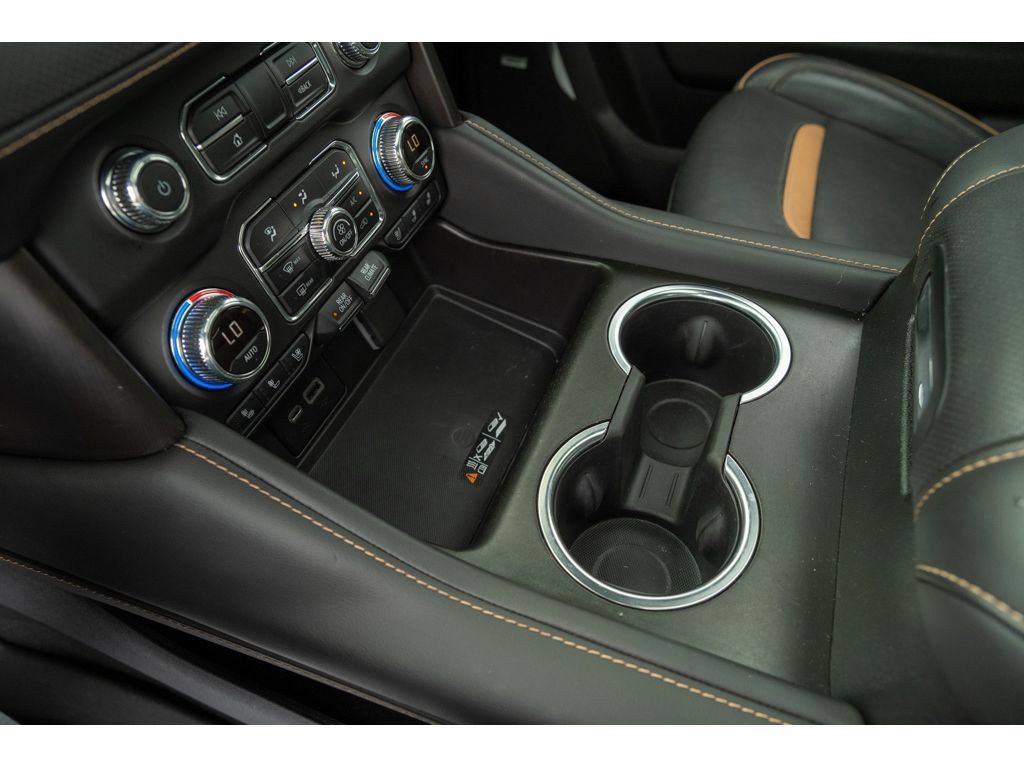 Used 2022 GMC Yukon AT4 AWD/4WD image 25