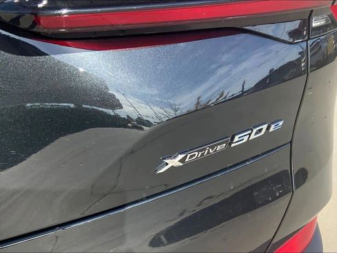 New 2026 BMW X5 xDrive50e w/ Executive Package image 15