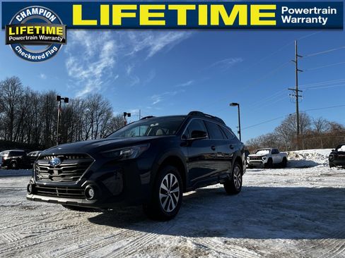 Used 2024 Subaru Outback Premium image 2