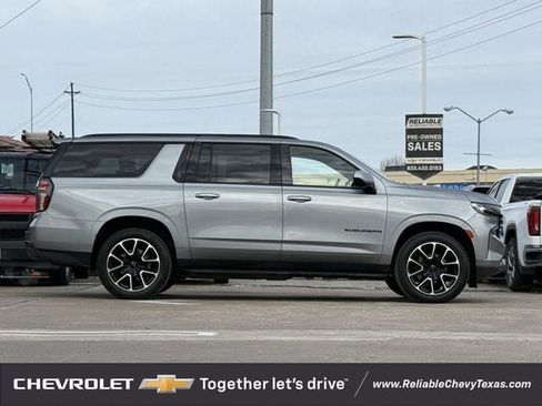 Used 2024 Chevrolet Suburban RST image 5