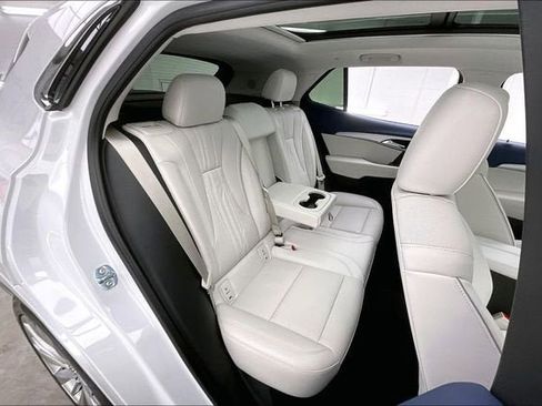 Certified 2024 Buick Envision Avenir image 19