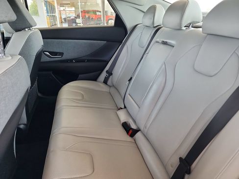 Used 2024 Hyundai Elantra Limited FWD image 38