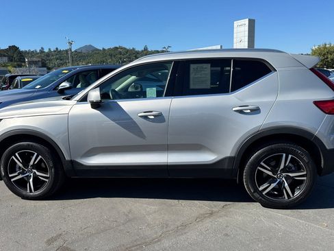 Certified 2025 Volvo XC40 B5 Core image 6