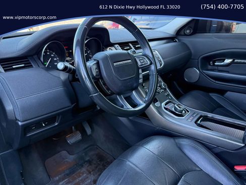 Used 2019 Land Rover Range Rover Evoque SE Premium image 10