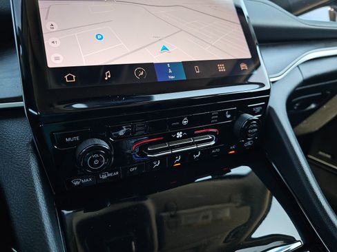 Used 2023 Jeep Grand Cherokee 4WD 4xe image 40