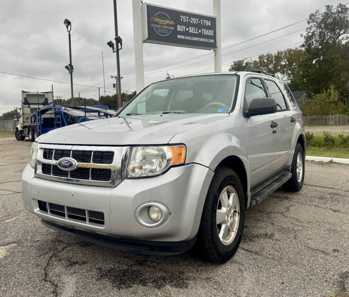 Used 2011 Ford Escape XLT w/ 202A Rapid Spec Order Code FWD image 1