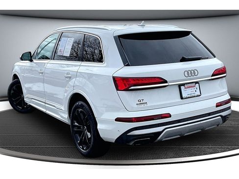 Used 2025 Audi Q7 Premium Plus image 2