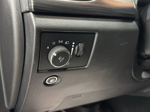 Used 2020 Jeep Grand Cherokee Altitude image 16