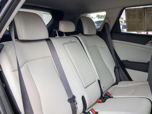 Used 2025 Kia Sportage EX FWD image 18