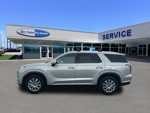 Used 2023 Hyundai Palisade SEL FWD image 4