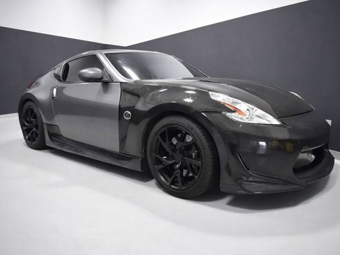 Used 2011 Nissan 370Z Touring w/ Sport Pkg image 7