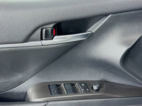 Used 2024 Toyota Camry SE image 17