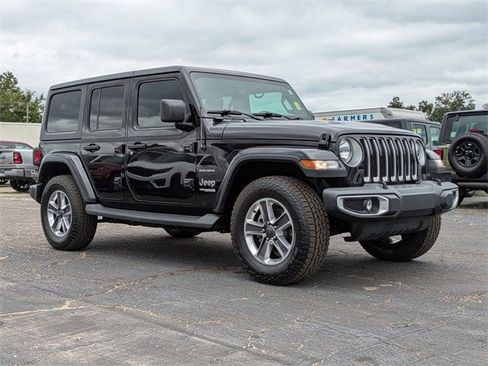 Used 2019 Jeep Wrangler Unlimited Sahara image 2