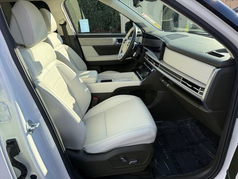 Used 2025 Hyundai Santa Fe Calligraphy image 20