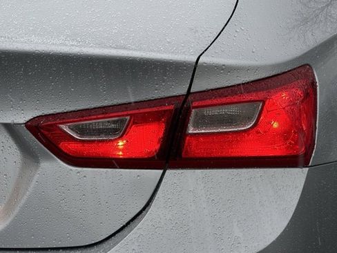 Used 2021 Chevrolet Malibu LS w/ Driver Confidence Package II image 13