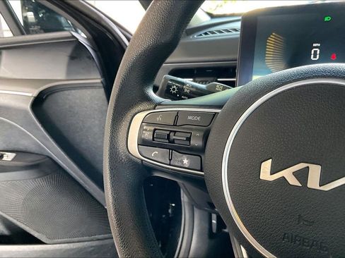 Used 2025 Kia K5 LXS FWD image 8