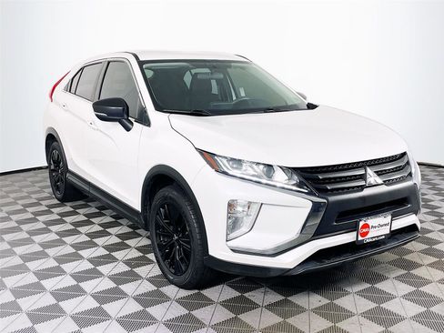Used 2020 Mitsubishi Eclipse Cross LE image 1
