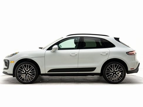 Used 2025 Porsche Macan image 2