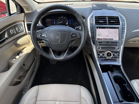 Used 2019 Lincoln MKZ Reserve image 13
