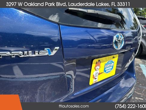Used 2014 Toyota Prius V Five FWD image 11