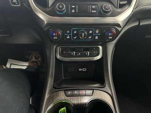 Used 2020 GMC Acadia SLT image 44