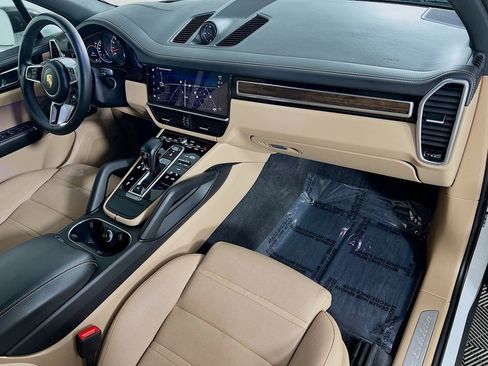 Used 2023 Porsche Cayenne S image 31