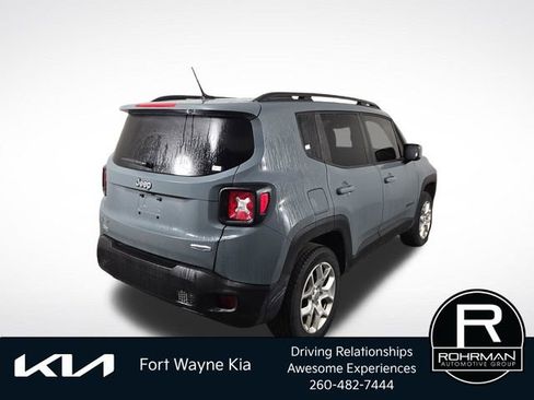 Used 2017 Jeep Renegade Latitude w/ Cold Weather Group AWD/4WD image 7