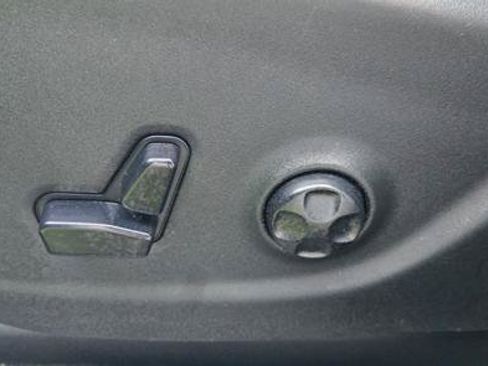 Used 2019 Jeep Cherokee Latitude Plus FWD image 31